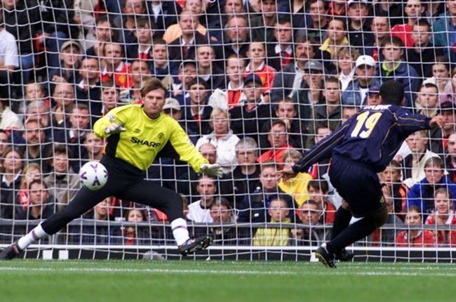 7 chữ ký thảm họa của Man Utd dưới thời Sir Alex: 'Cú lừa' Bebe - Bóng Đá