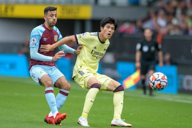 Takehiro Tomiyasu for Arsenal against Burnley: - Bóng Đá