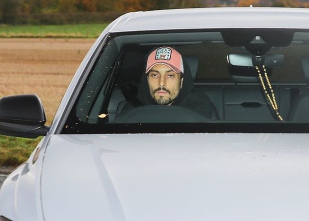 Alex Telles lasted just 15 minutes upon his return to Man Utd training ground - Bóng Đá