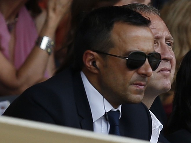 Bruno Fernandes to Man Utd: Jorge Mendes spotted at Old Trafford as transfer edges closer - Bóng Đá