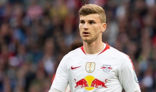 Giám đốc xác nhận, Man Utd hết hi vọng với 