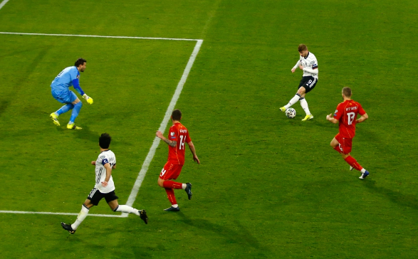 Timo Werner nghệch mặt ra khi trở lại Chelsea - Bóng Đá