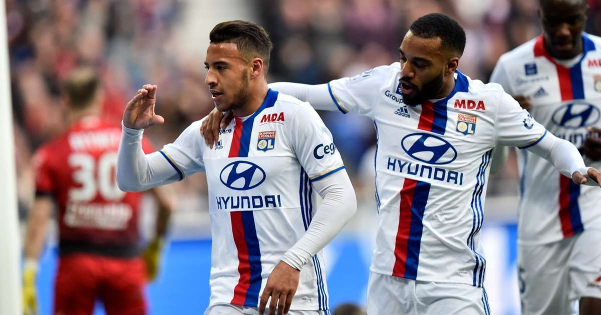 Alexandre Lacazette pushing Lyon to re-sign Corentin Tolisso amid Arsenal and Manchester United links - Bóng Đá