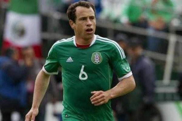 Top 10 cầu thủ ăn thẻ vàng nhiều nhất TK XXI: Ai địch lại 