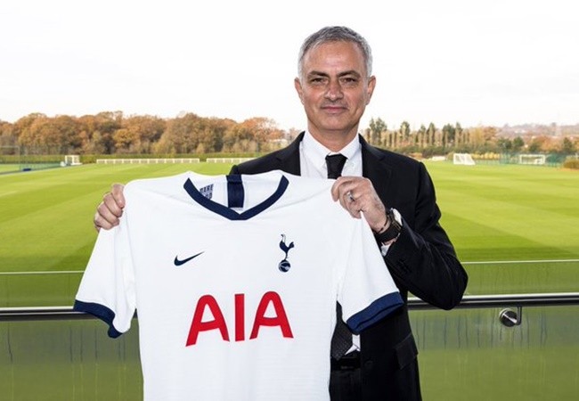 Manchester United fans react to Jose Mourinho becoming new Tottenham Hotspur manager - Bóng Đá