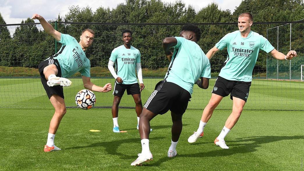 Bầu không khí tuyệt vời trên sân tập, tân binh Arsenal cười tươi rói - Bóng Đá