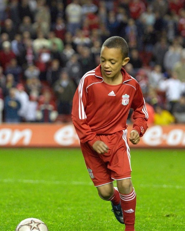 Trent Alexander-Arnold 22 tuổi - Bóng Đá