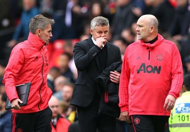 Mike Phelan: 'Ole hasn't got his team yet... he hasn't got the players - Bóng Đá