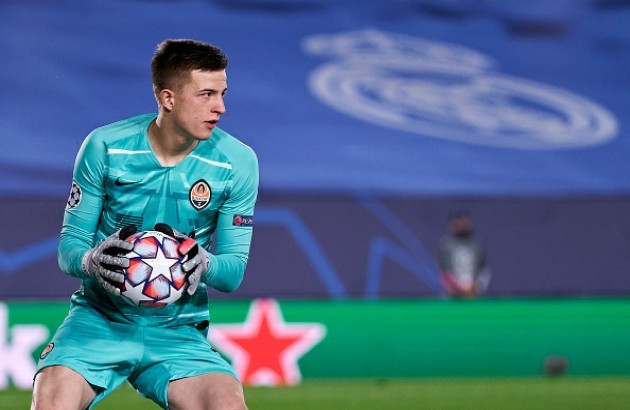 Shakhtar Donetsk keeper Anatoliy Trubin watched by Chelsea, Arsenal - Bóng Đá