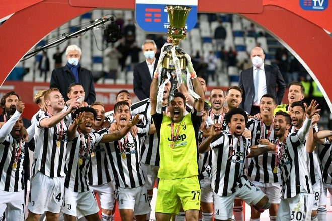 Lập kỷ lục vô tiền khoáng hậu, Ronaldo ăn mừng 