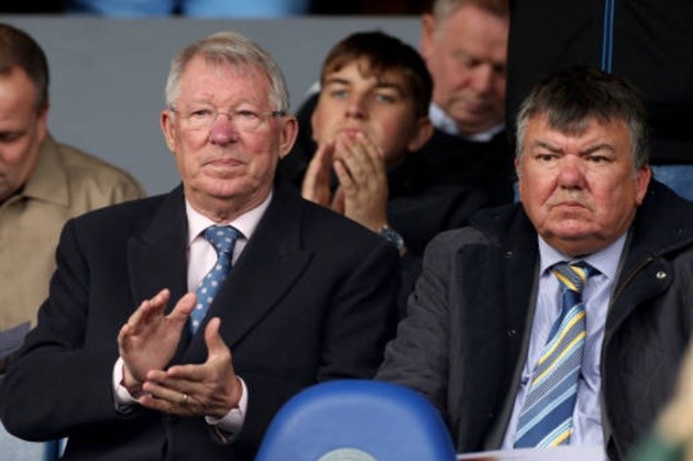 Sir Alex Ferguson watches son Darren lead Peterborough up to third with win over Lincoln as Bristol Rovers maintain pace at the top - Bóng Đá