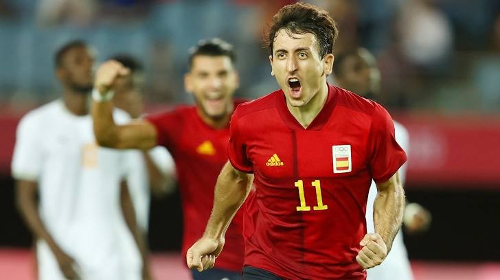 Ghi bàn rồi dùng tay chơi bóng, sao M.U hóa tội đồ ở Olympic - Bóng Đá