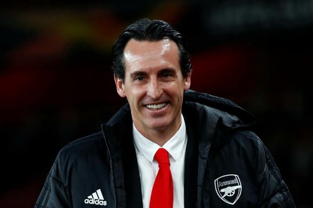 Arsenal fans react as Mesut Ozil turns down offer to leave Emirates Stadium - Bóng Đá