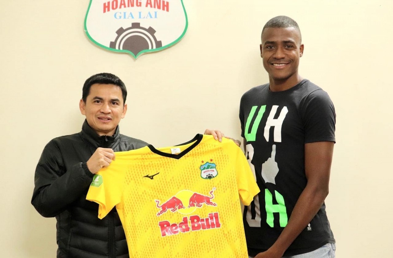 V-League 2022: Nóng chuyển nhượng, rộn ràng chờ bóng lăn - Bóng Đá