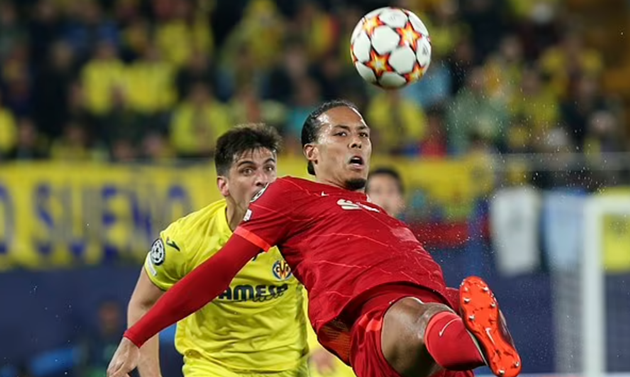  'I think he's the best centre-half of ALL TIME': Virgil van DIjk is hailed by Michael Owen - Bóng Đá