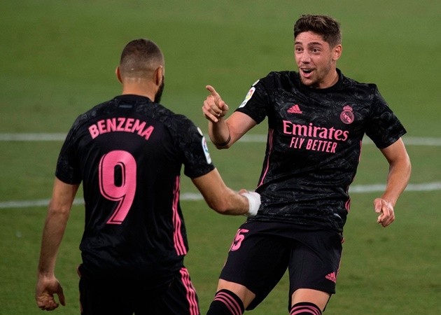 Ramos vụt sáng, Real Madrid ngược dòng kịch tính trên sân Betis - Bóng Đá