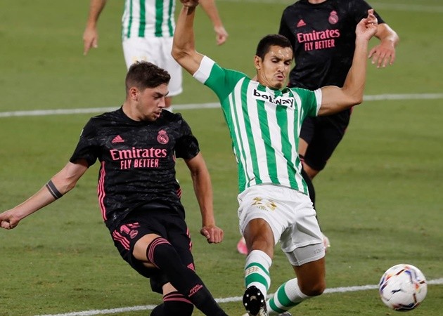 Ramos vụt sáng, Real Madrid ngược dòng kịch tính trên sân Betis - Bóng Đá