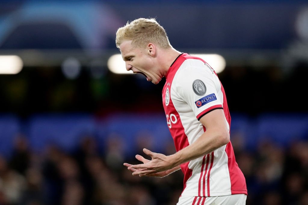 Ngỡ ngàng với mức lương của Van de Beek tại Man Utd - Bóng Đá