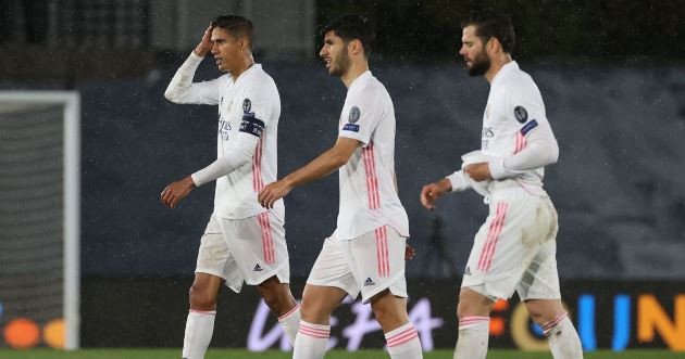 Pundit urges Man Utd to slam brakes on, warning of grave £50m transfer mistake Nicol Varane - Bóng Đá