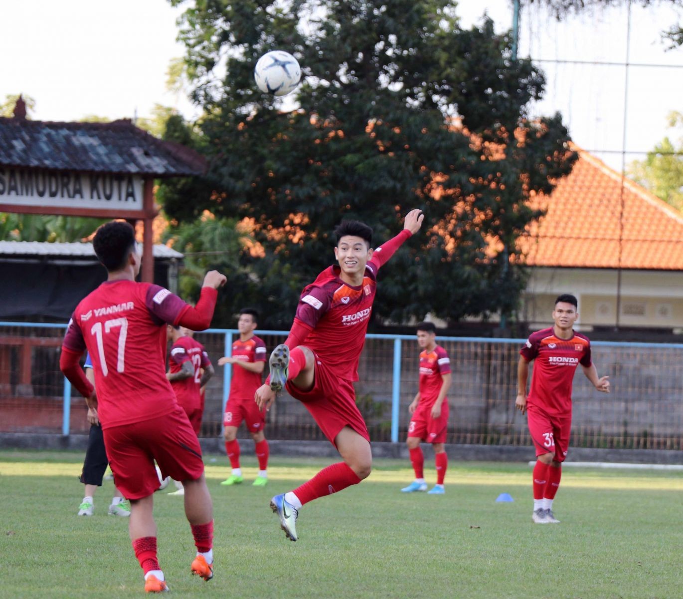 Điểm tin bóng đá Việt Nam tối 14/10: HLV Park Hang-seo đã tìm ra người thay Tuấn Anh - Bóng Đá