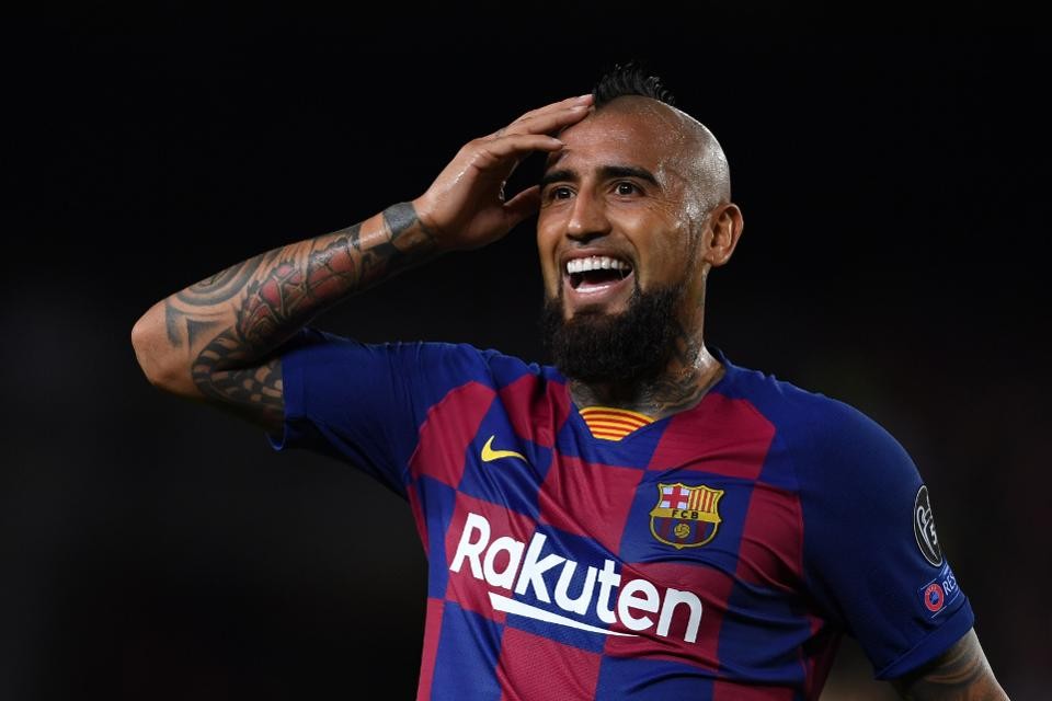 Inter Linked Vidal: “I’d Like To Stay At Barcelona But If I No Longer Feel Important I’ll Have To Find A Solution” - Bóng Đá