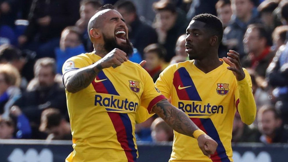 Arturo Vidal acts as Barcelona's saviour once again - Bóng Đá