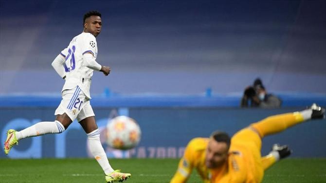 Fan Real đã phát hiện ra thần tượng mới tại sân Bernabeu - Bóng Đá