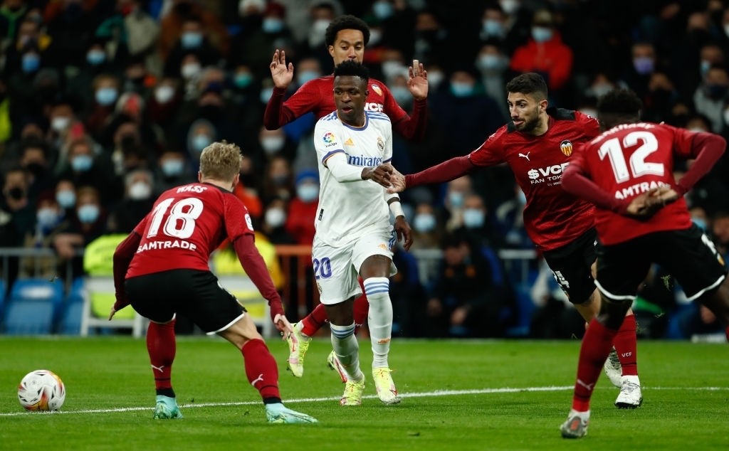 Fan Real đã phát hiện ra thần tượng mới tại sân Bernabeu - Bóng Đá