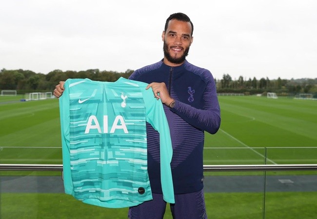 Offficial: Tottenham resign Michel Vorm - Bóng Đá
