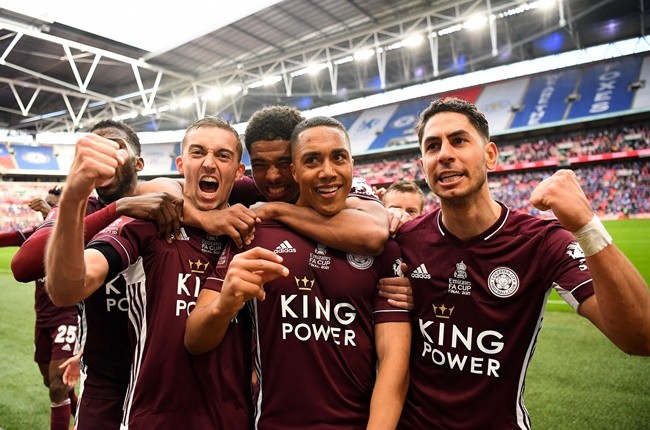 Ăn mừng đặc biệt, 2 sao Leicester 'vỗ thẳng mặt' chủ tịch Chelsea - Bóng Đá