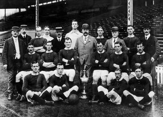 Treasured Manchester football photos transformed in Memory Lane - Bóng Đá