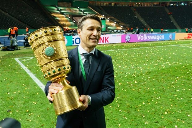 Cười té ghế với những 