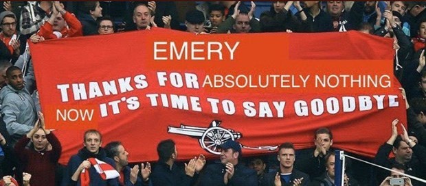 Cười té ghế với 