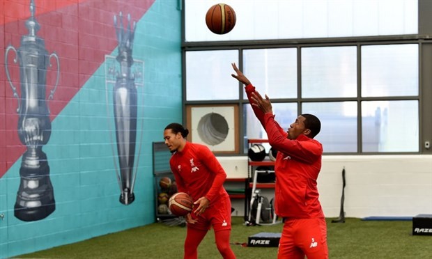 Trước ngày tới Old Trafford, Liverpool tập bài lạ - Bóng Đá