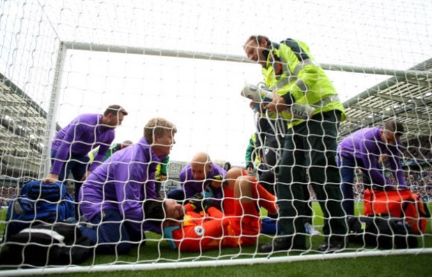 Cận cảnh chấn thương kinh hoàng của Hugo Lloris - Bóng Đá