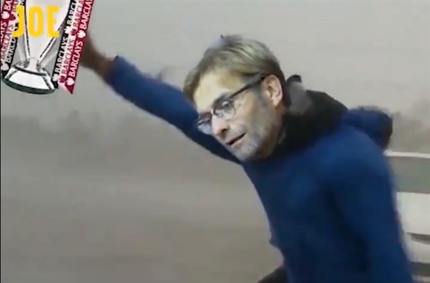 Cười té ghế: Klopp ở lại để cân cả nước Anh - Bóng Đá