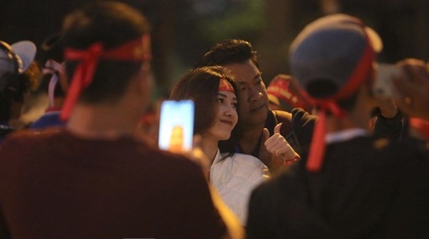 Những đóa hồng rực rỡ hội quân trước đại chiến giữa Việt Nam và Thái Lan - Bóng Đá