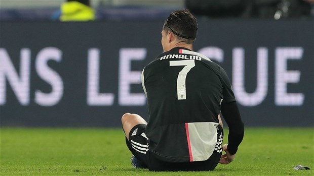 Trình làng phụ kiện mới, Ronaldo trở thành 