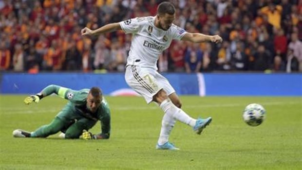 Hazard - Pepe: Ứng viên cho giải thưởng 