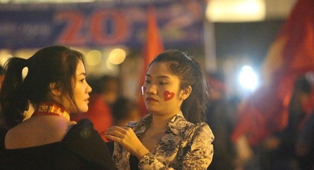 Những đóa hồng rực rỡ hội quân trước đại chiến giữa Việt Nam và Thái Lan - Bóng Đá