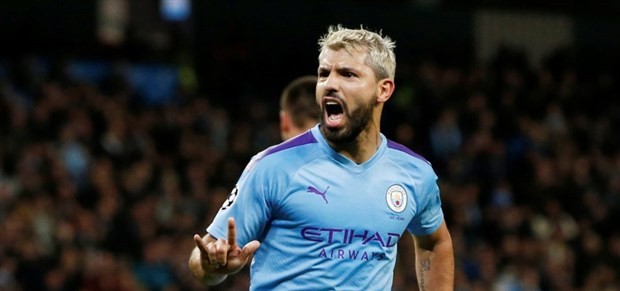 Bị Aguero xem thường, CĐV Liverpool nhắc lại 