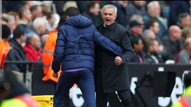 1 trận của Mourinho bằng cả mùa của Pochettino  - Bóng Đá