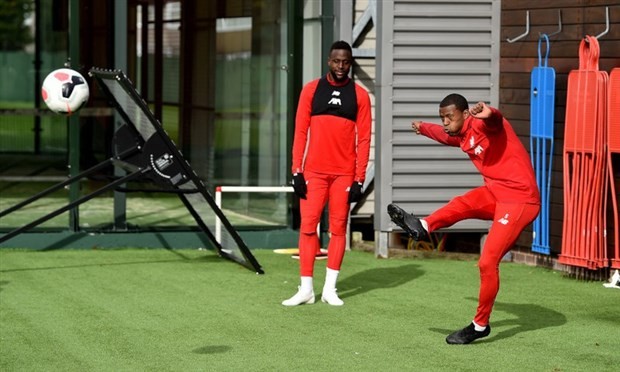 Trước ngày tới Old Trafford, Liverpool tập bài lạ - Bóng Đá