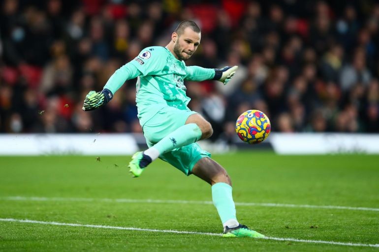 Manchester United end pursuit of Daniel Bachmann after talks with Watford - Bóng Đá