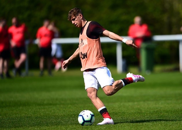 'Thủ lĩnh bẩm sinh' Man Utd được Ole điền tên ở trận Granada là ai? - Bóng Đá