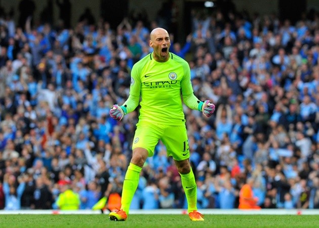 Từ Aguero đến Nolito: Đội hình 'chất lừ' của Man City ở trận đầu Pep cầm quân - Bóng Đá