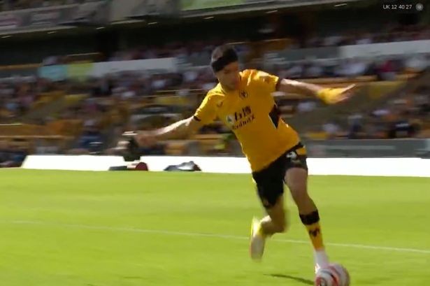 Raul Jimenez rabona - Bóng Đá