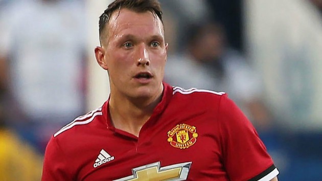 Newcastle plan to chase Phil Jones and Chris Smalling  - Bóng Đá