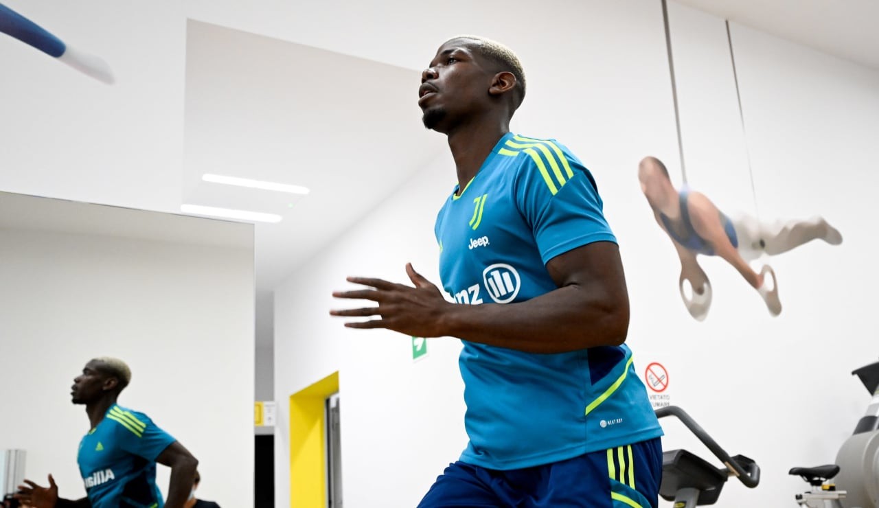 Paul Pogba ra mắt Juventus với số áo lạ - Bóng Đá