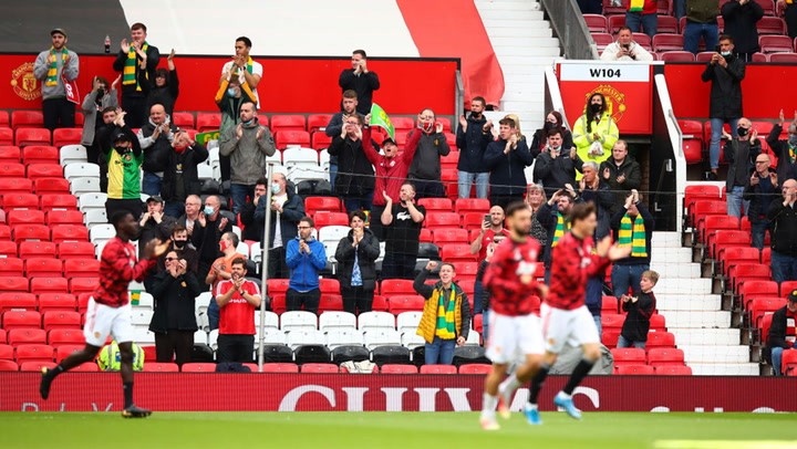 Old Trafford sôi động trở lại, Man Utd vẫn chưa yên ổn - Bóng Đá